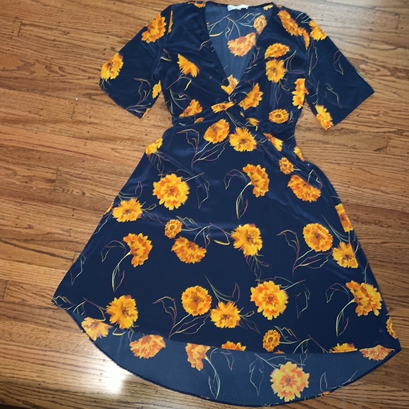 Amour Vert silk Joselle marigold dress M - Picture 4 of 11